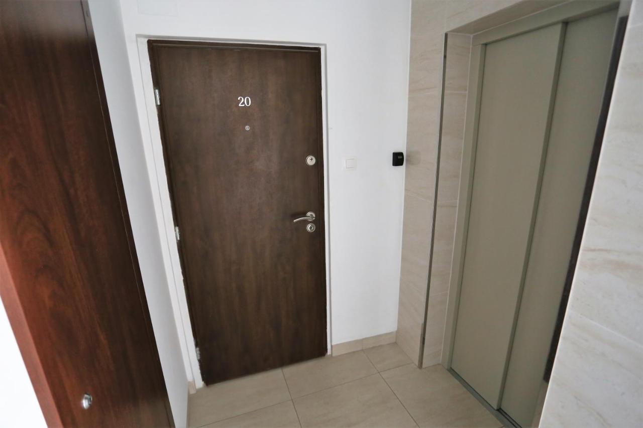 Apartament Mgm Karmelicka Varşova Dış mekan fotoğraf